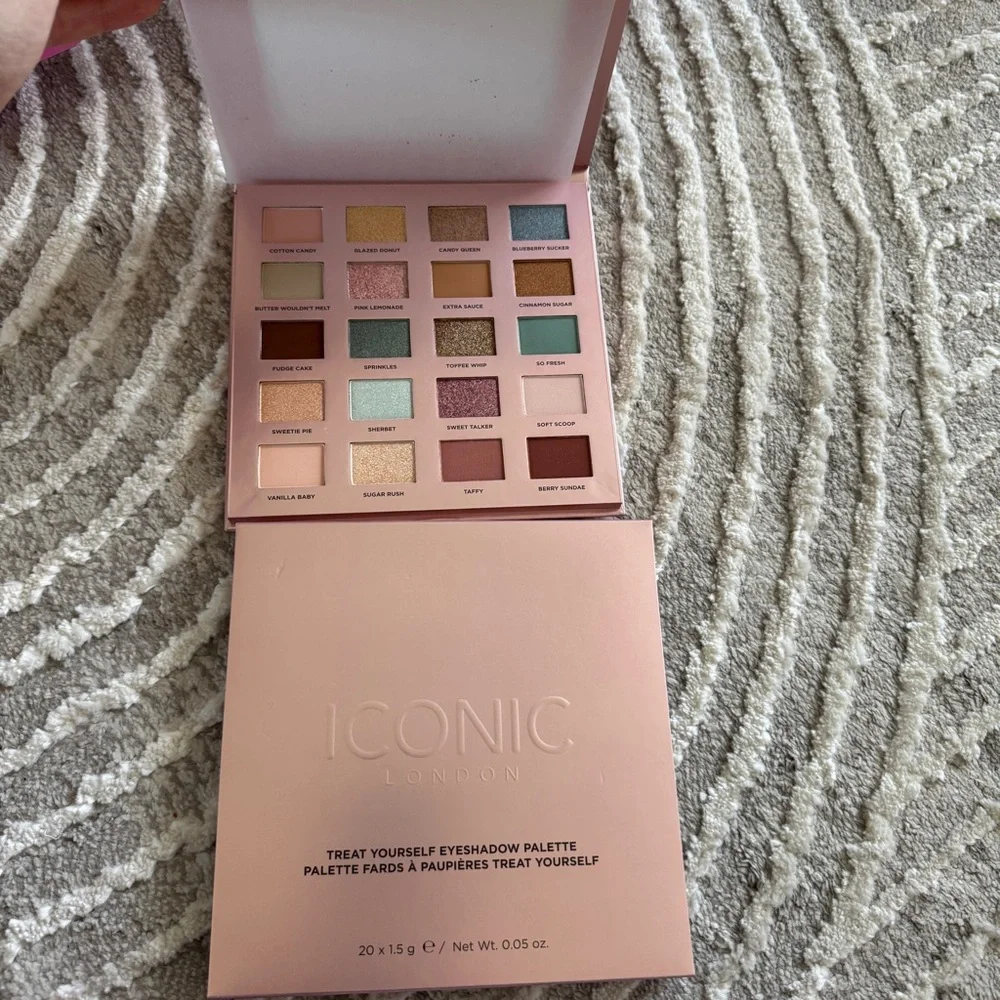 ICONIC LONDON Treat Yourself Eyeshadow Palette